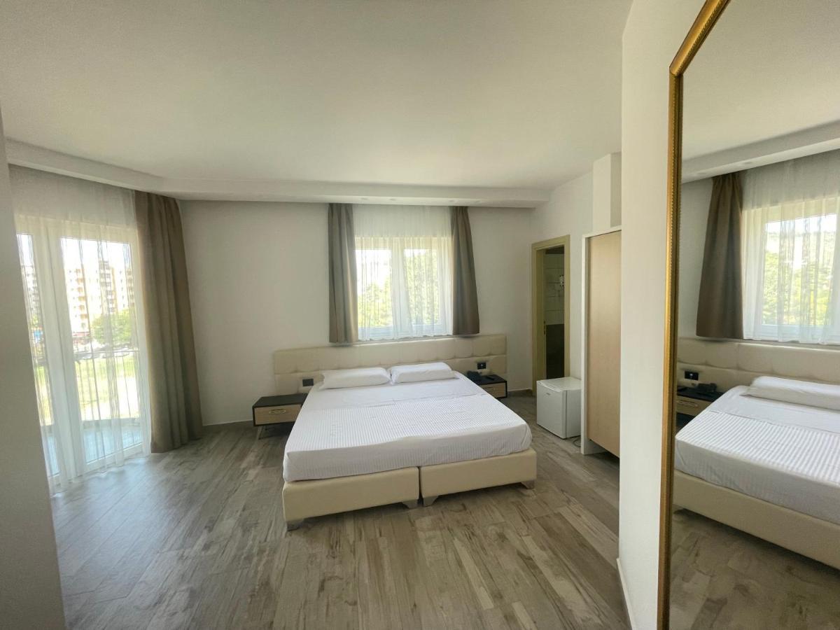 Mille Amici Hotel Shëngjin Kültér fotó