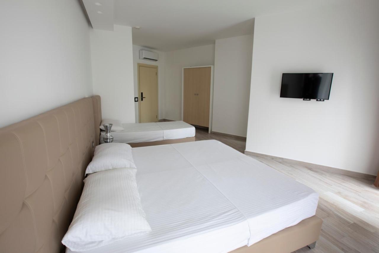 Mille Amici Hotel Shëngjin Kültér fotó